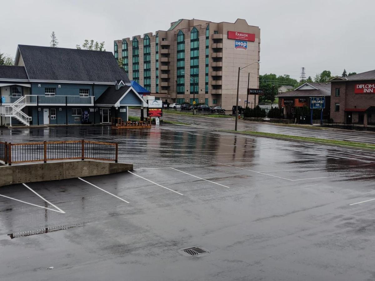 Falls Lodge & Suites Niagara Şelalesi Dış mekan fotoğraf